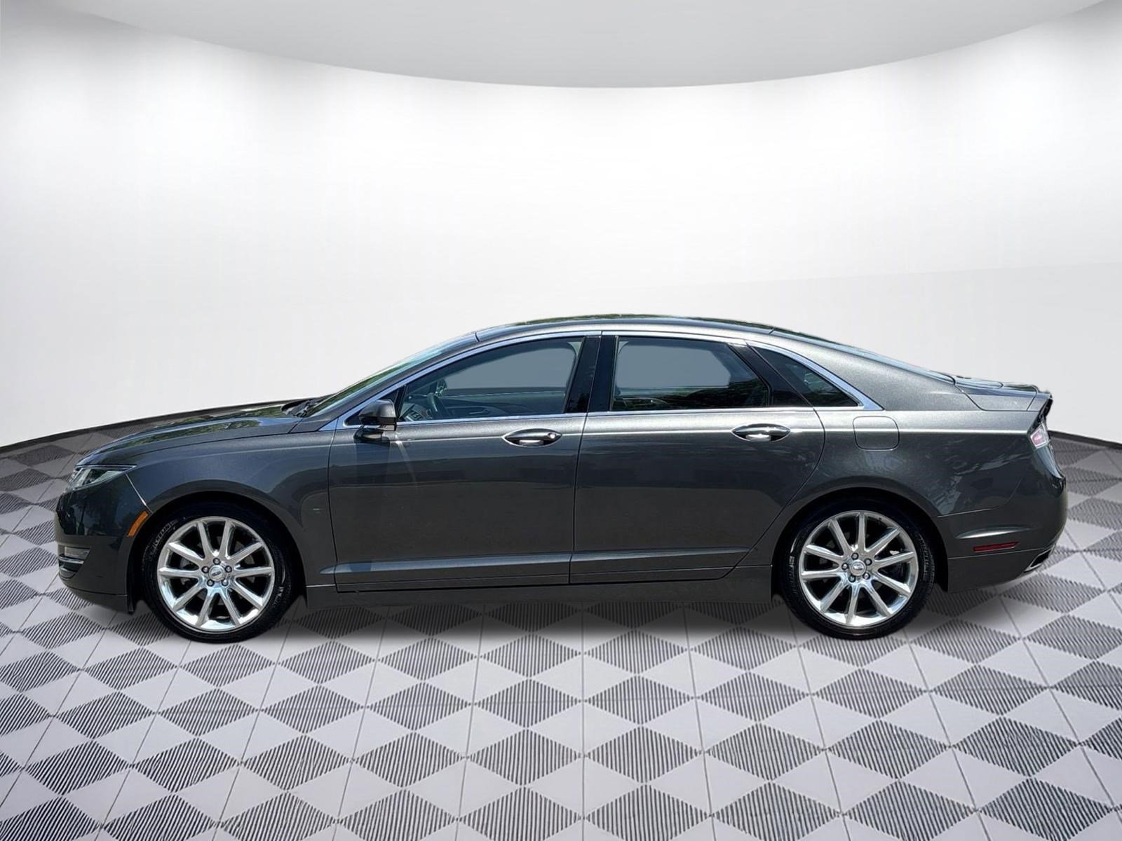 Used 2016 Lincoln MKZ w/ Equipment Group 300A Reserve FWD image 2