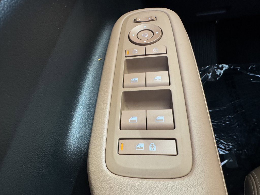 Used 2024 Hyundai Santa Fe Limited image 27