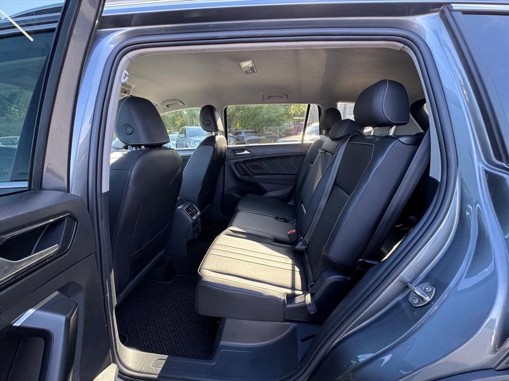 Used 2023 Volkswagen Tiguan SE FWD image 11