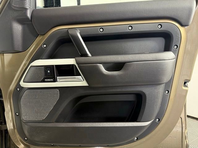 Certified 2024 Land Rover Defender 110 SE image 21