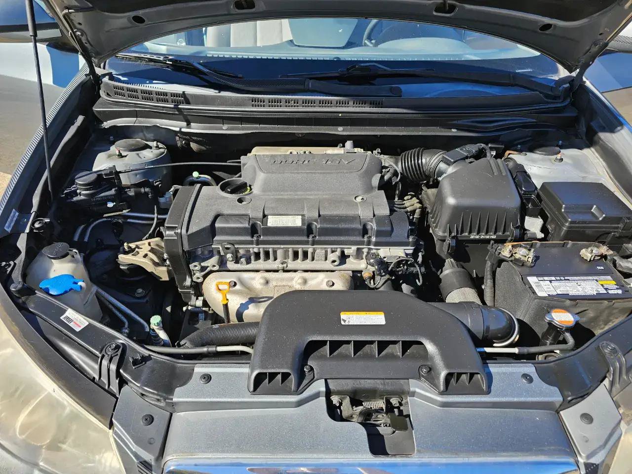 Used 2010 Hyundai Elantra w/ Comfort Pkg 2 FWD image 12