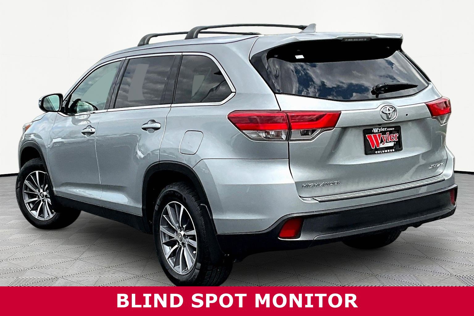 Used 2019 Toyota Highlander XLE image 4