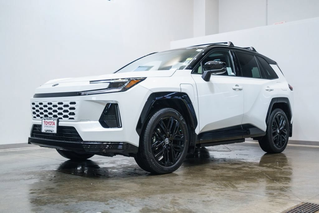 Used 2025 Toyota Grand Highlander AWD image 3