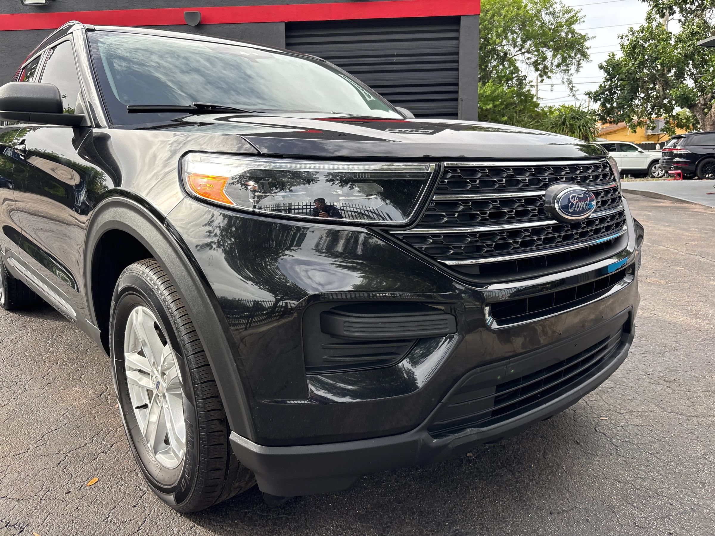 Used 2024 Ford Explorer XLT AWD/4WD image 32