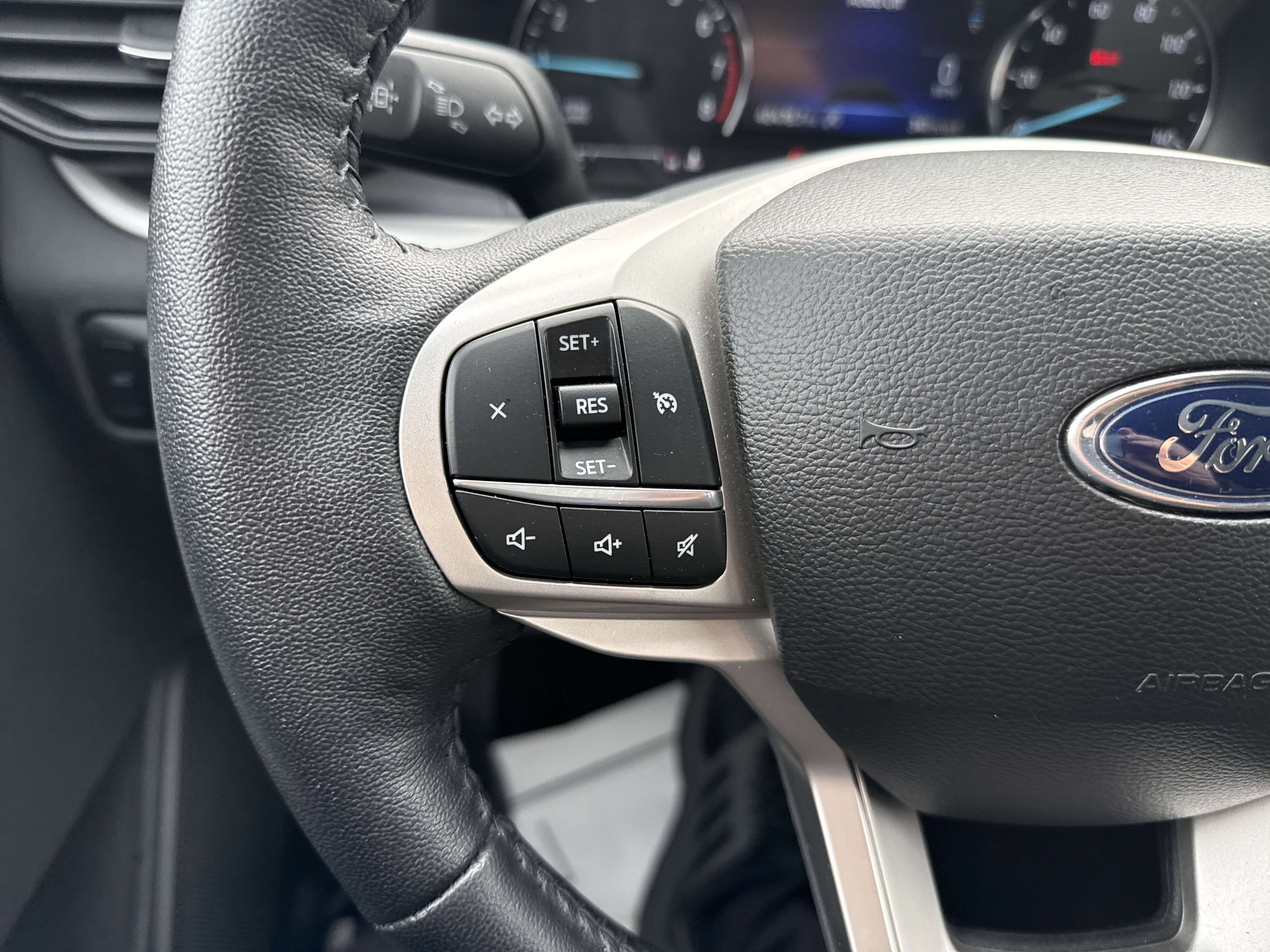 Certified 2024 Ford Explorer XLT image 22