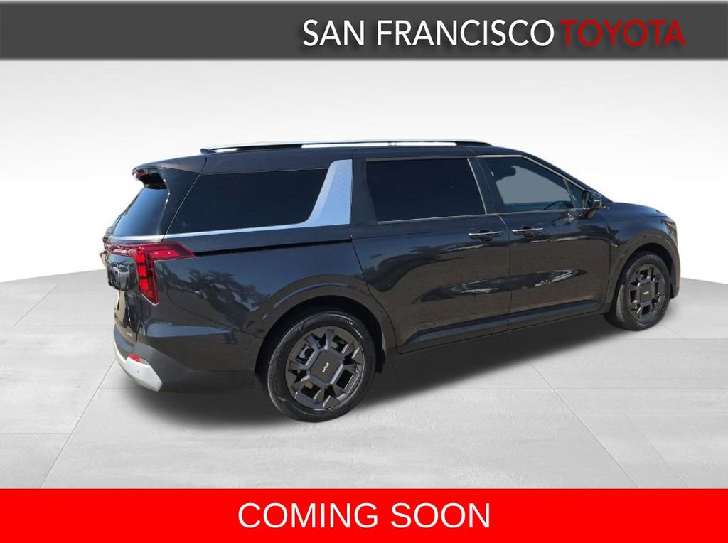 Used 2025 Kia Carnival EX FWD image 2