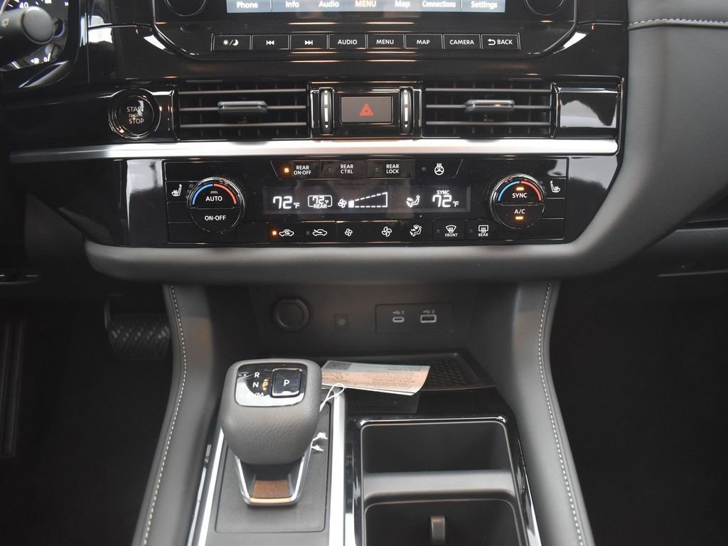 New 2025 Nissan Pathfinder SL image 11