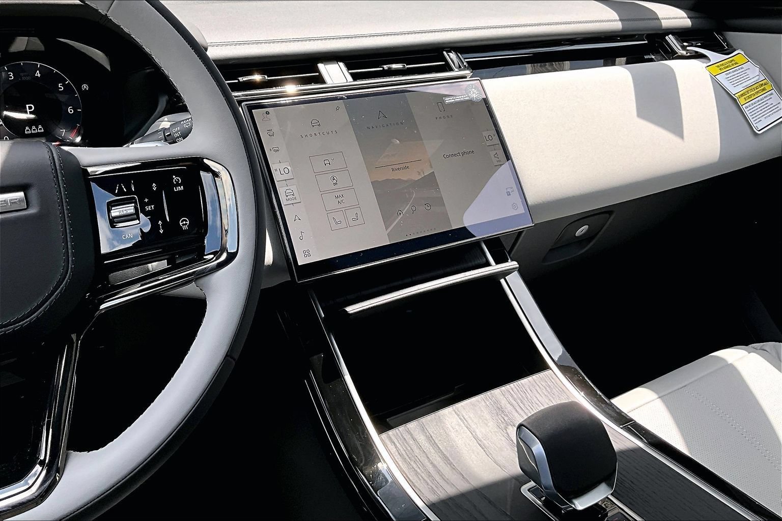 New 2026 Land Rover Range Rover Velar Dynamic SE AWD/4WD image 7