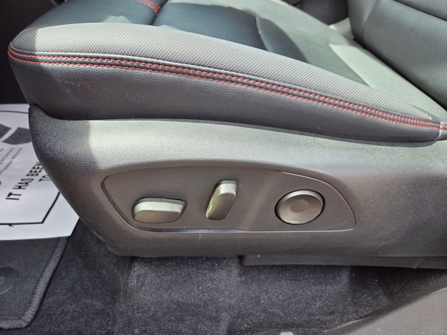 Used 2024 Chevrolet Traverse RS AWD/4WD image 16