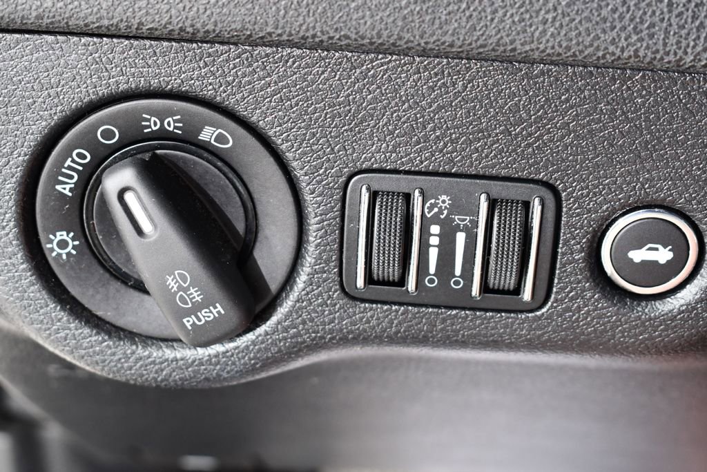 Used 2014 Chrysler 300 C w/ Harman/Kardon Audio Group AWD/4WD image 29