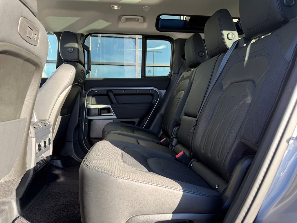 Used 2021 Land Rover Defender 110 SE image 23