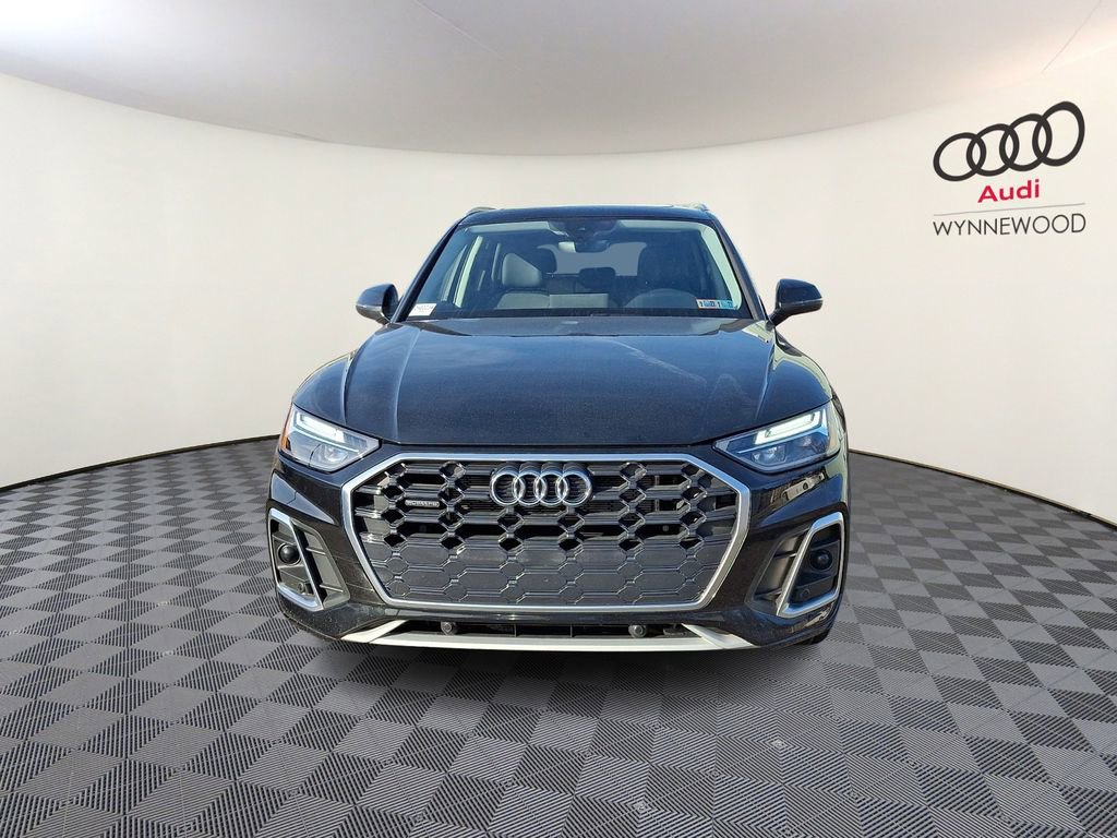 Used 2021 Audi Q5 e Premium w/ Convenience Package image 2