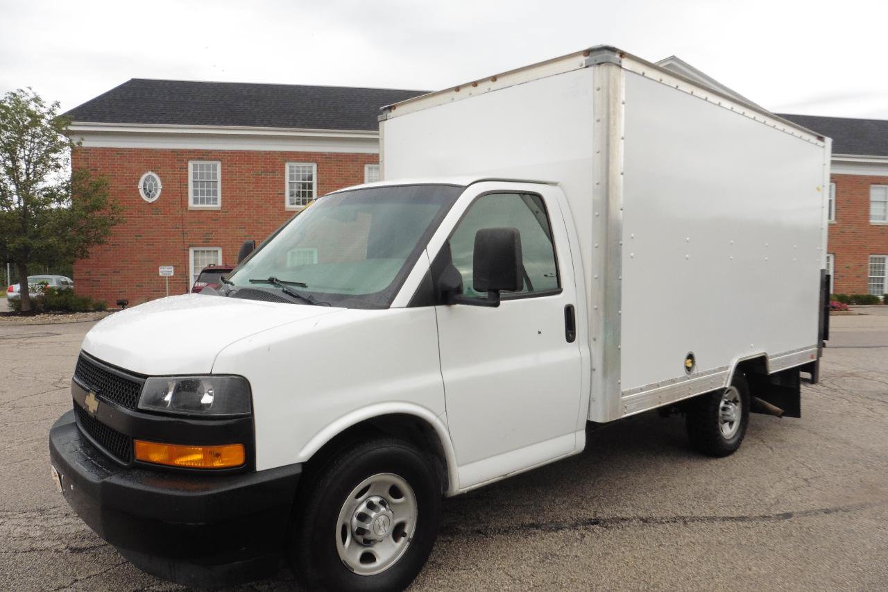 Used 2018 Chevrolet Express 3500 RWD image 22