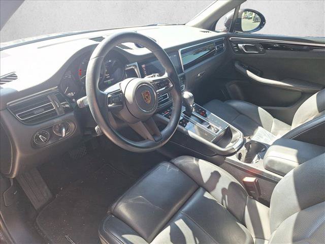 Used 2023 Porsche Macan AWD/4WD image 10