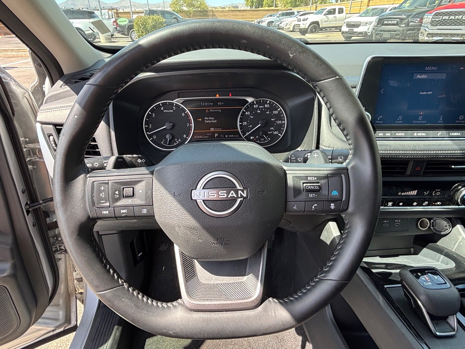 Used 2025 Nissan Rogue SV AWD/4WD image 12