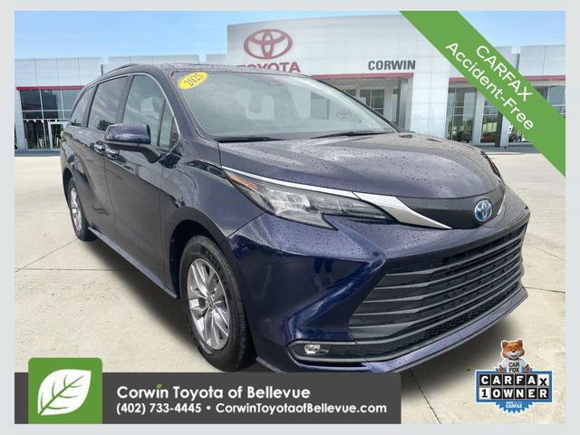 Used 2025 Toyota Sienna XLE FWD image 1