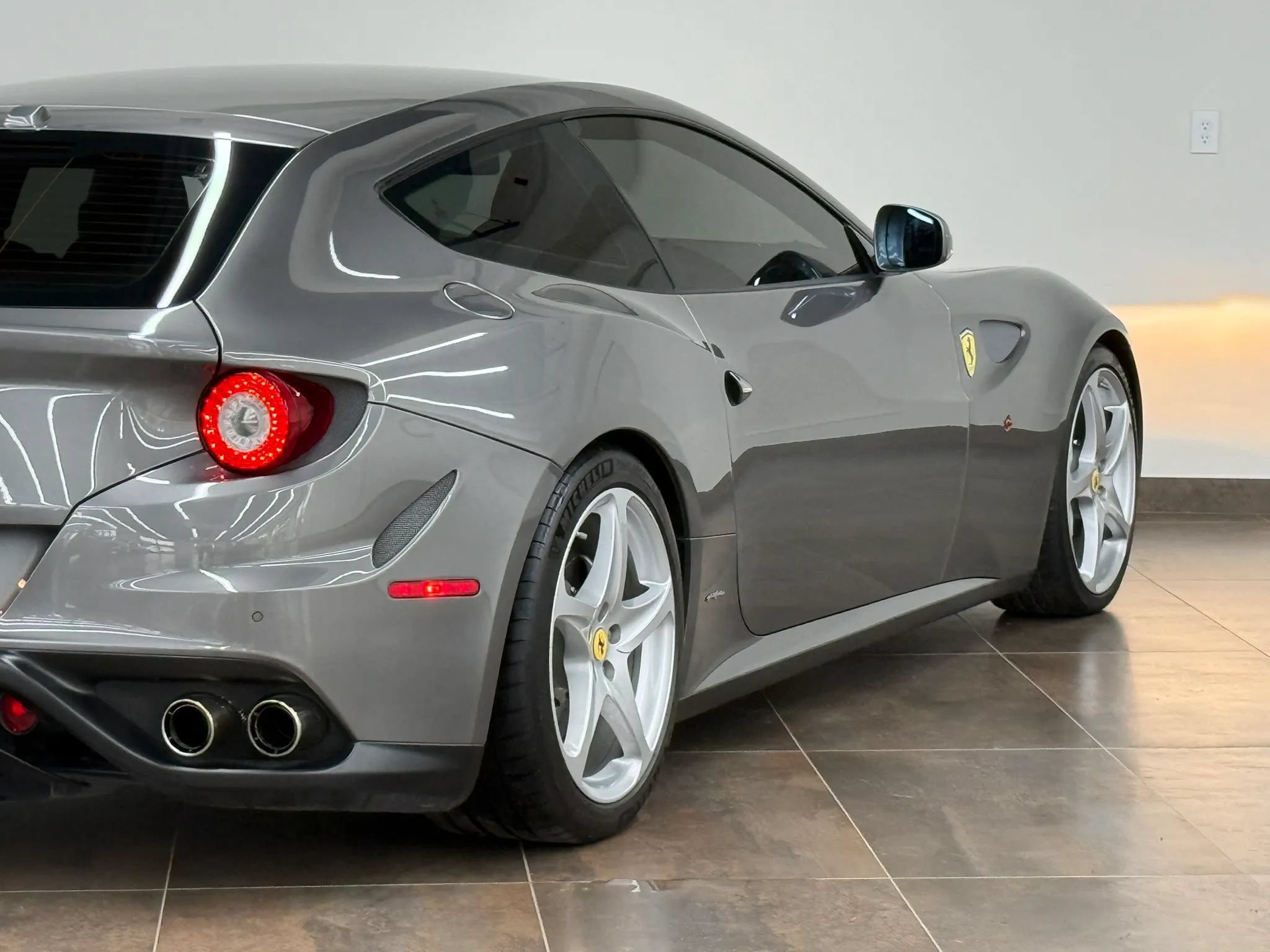 Used 2012 Ferrari FF AWD/4WD image 13