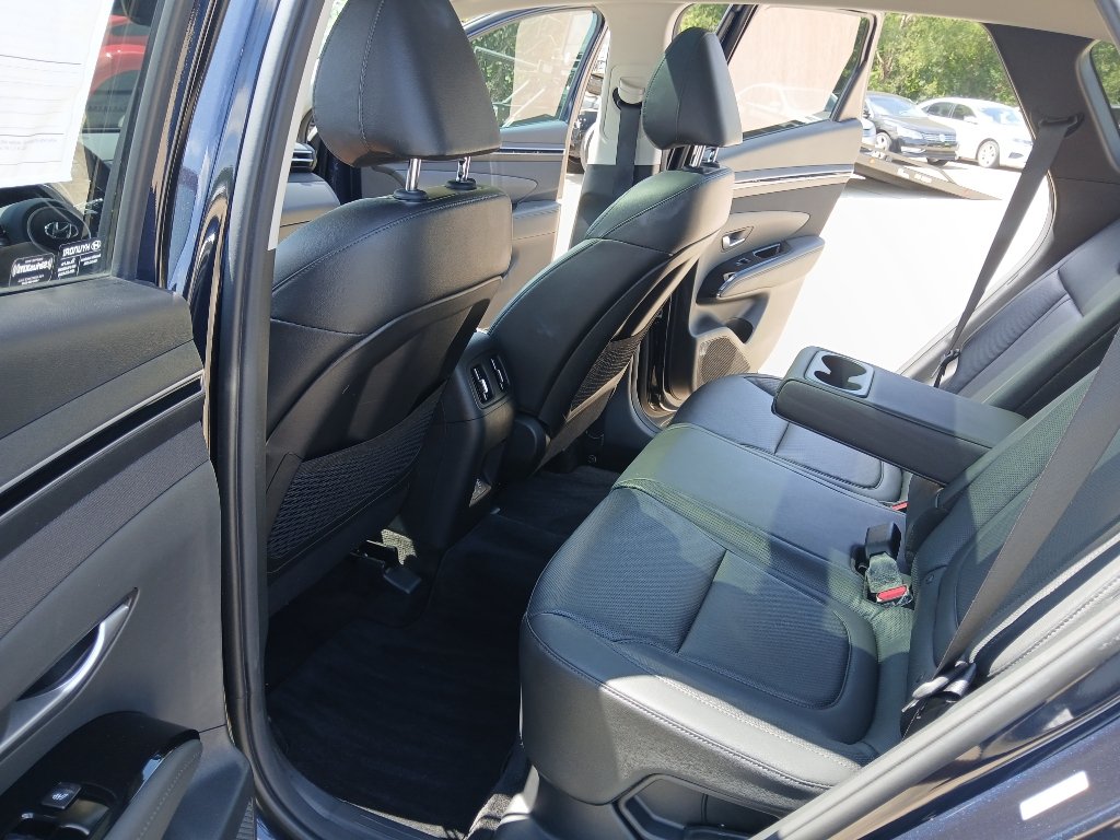 Used 2024 Hyundai Tucson Limited AWD/4WD image 19