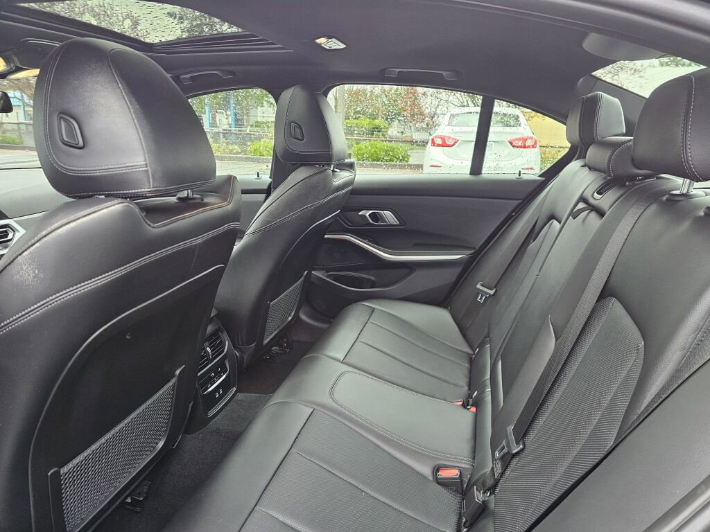 Used 2022 BMW 330i xDrive Sedan w/ Premium Package 2 image 20