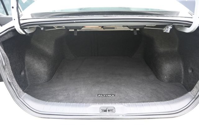 Used 2025 Nissan Altima 2.5 SV FWD image 42