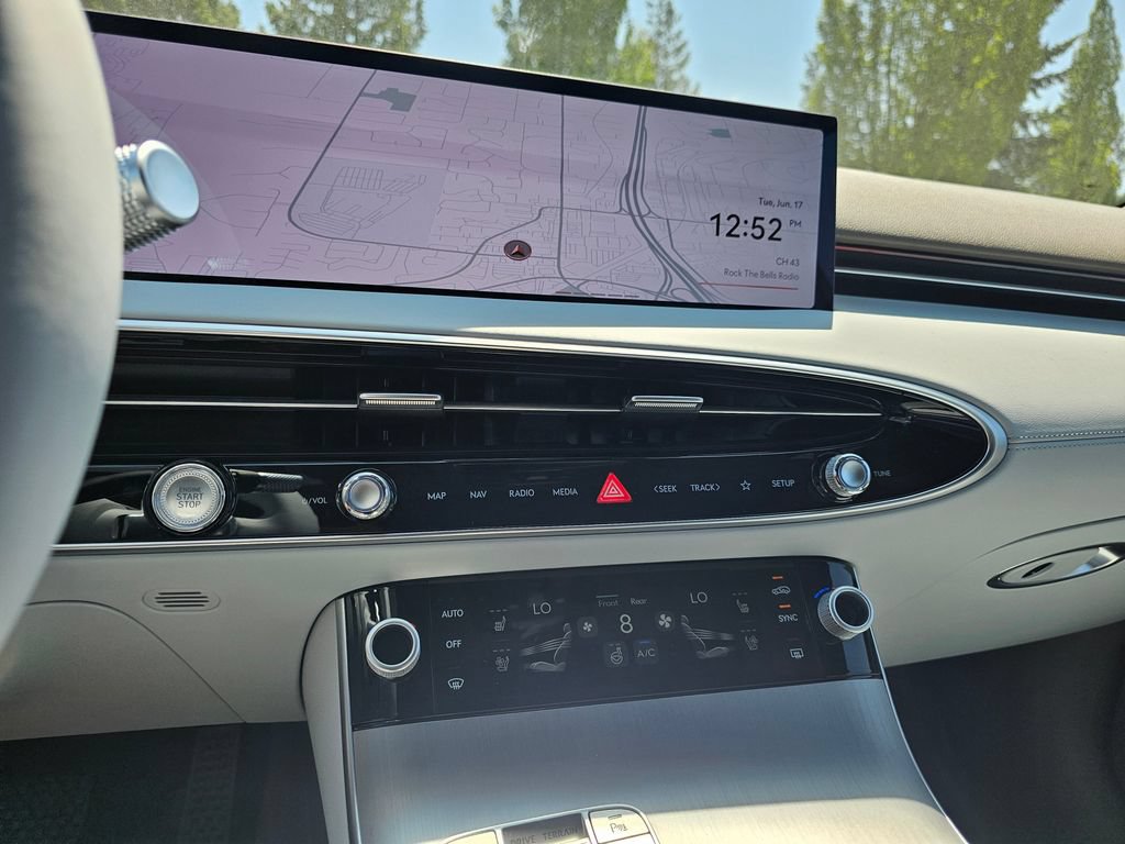Certified 2026 Genesis GV70 2.5T Advanced AWD/4WD image 27