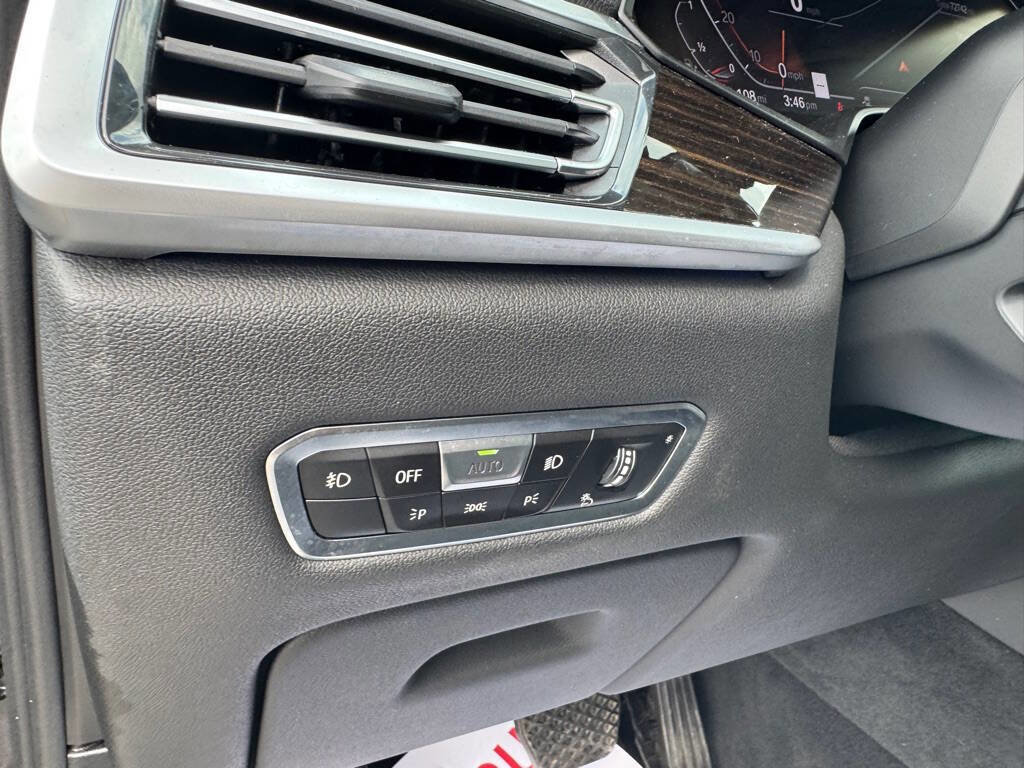 Used 2020 BMW X7 xDrive40i w/ Cold Weather Package image 16