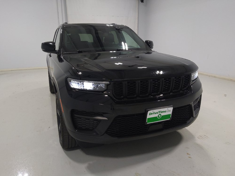 Used 2023 Jeep Grand Cherokee Altitude AWD/4WD image 14