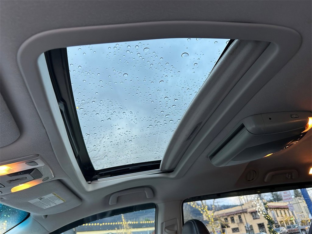 Used 2011 Toyota Sienna SE image 17