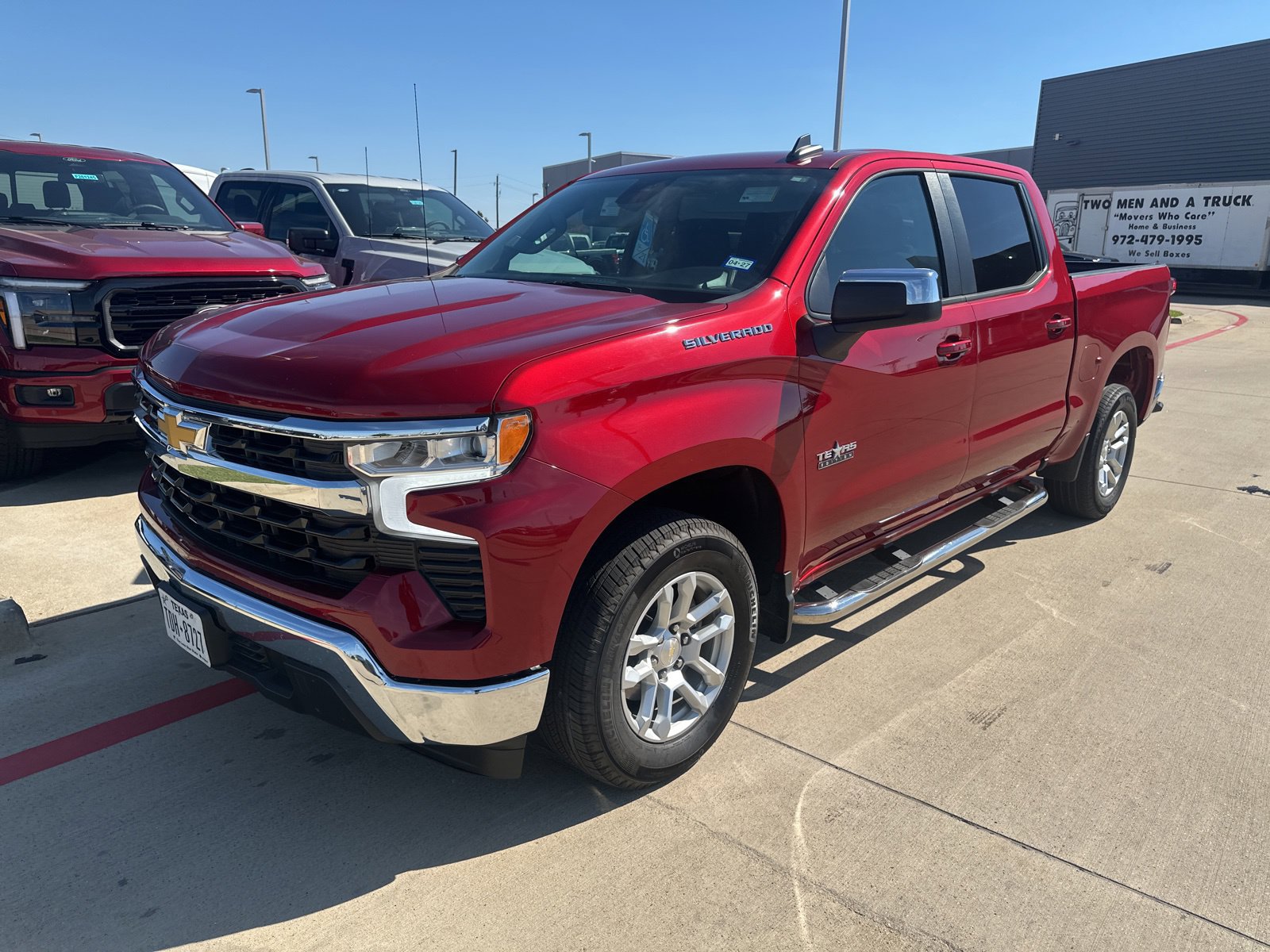 Used 2023 Chevrolet Silverado 1500 LT RWD image 3
