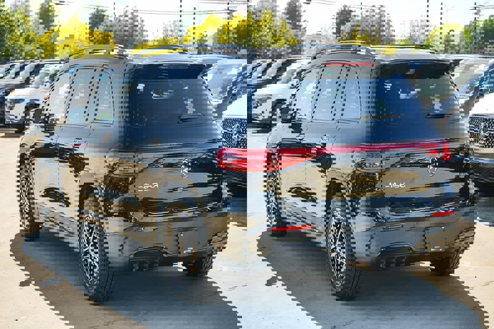 Used 2024 Mercedes-Benz EQB 300 4MATIC image 6