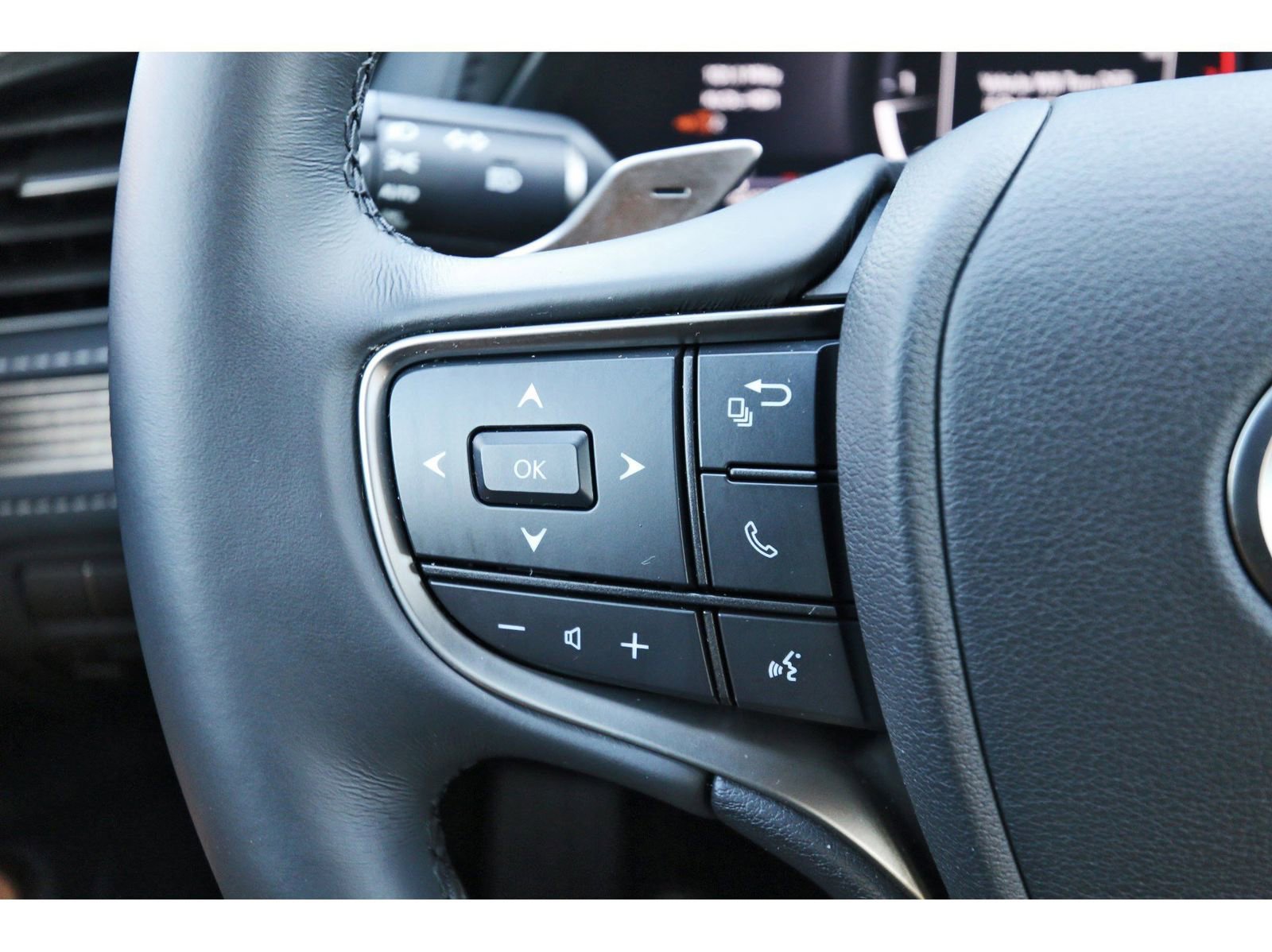 Used 2024 Lexus LS 500 image 18