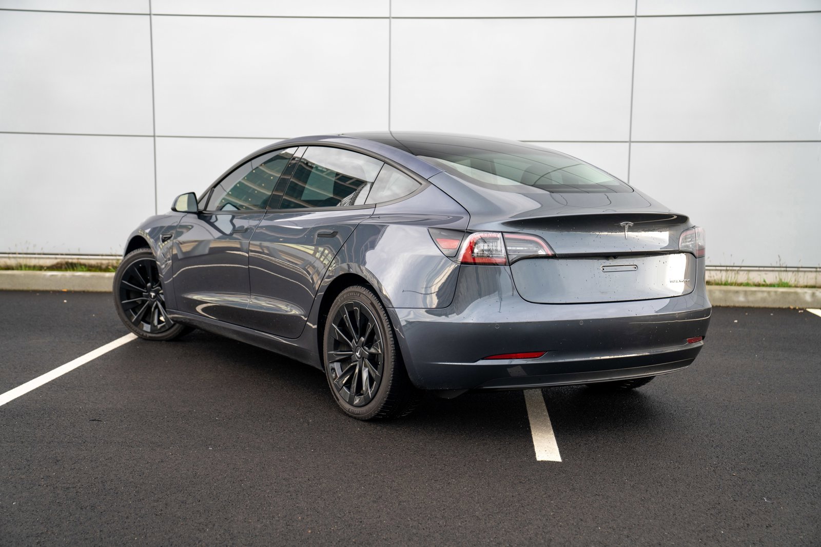 Used 2021 Tesla Model 3 Long Range video 3