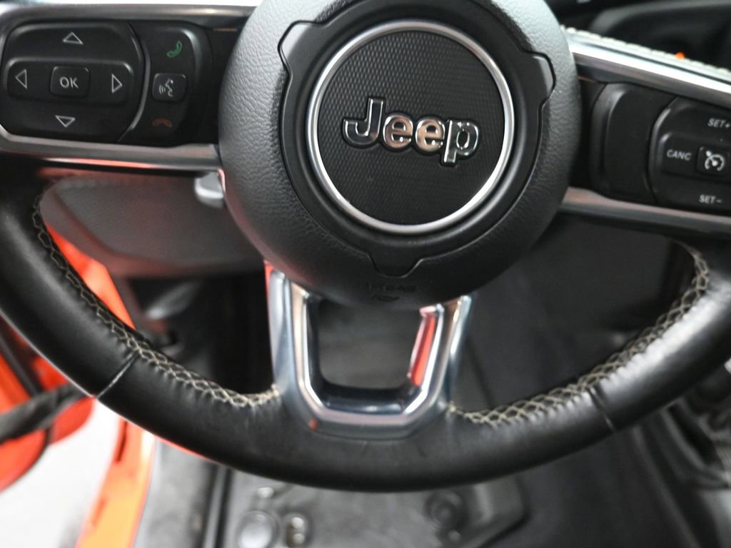 Used 2018 Jeep Wrangler Unlimited Sahara w/ Dual Top Group image 17
