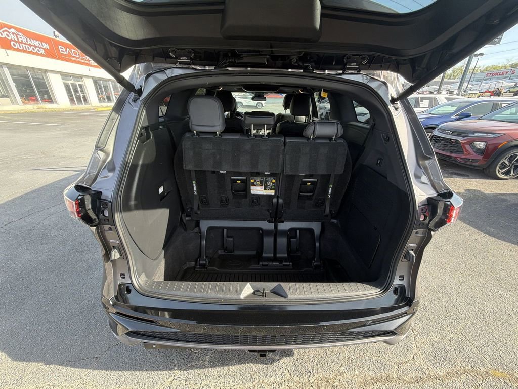 Used 2022 Toyota Sienna XSE w/ XSE Plus Package image 25