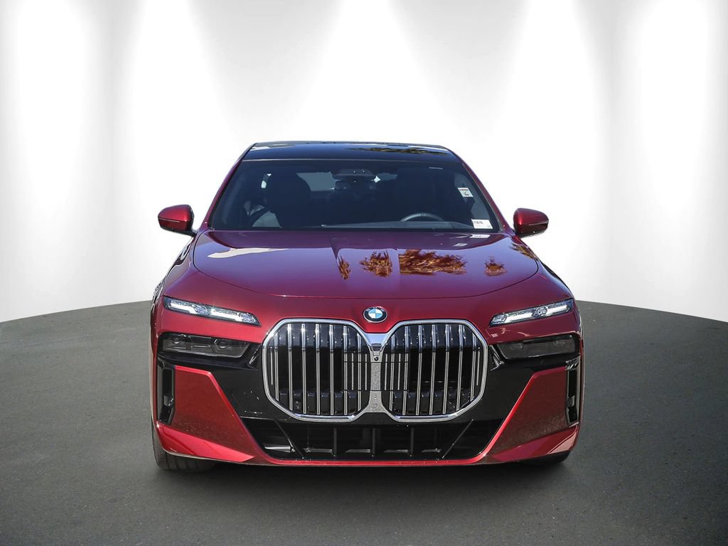 Used 2026 BMW 760i xDrive AWD/4WD image 2