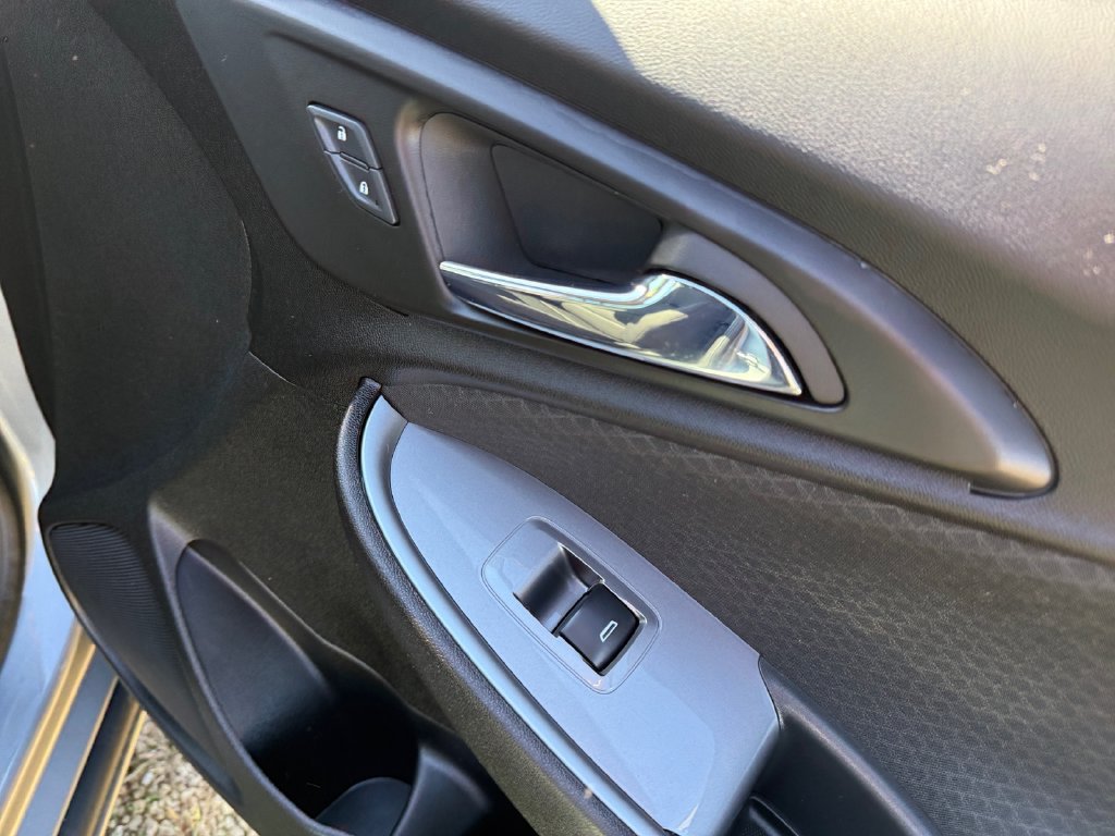 Used 2024 Chevrolet Malibu LT FWD image 39