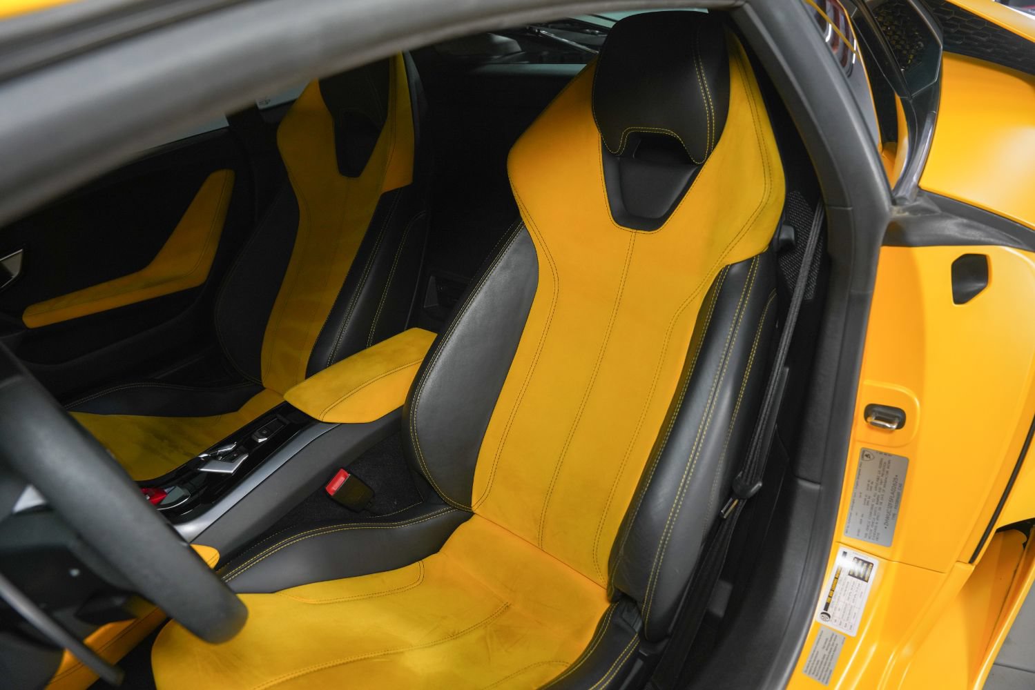 Used 2015 Lamborghini Huracan LP 610-4 AWD/4WD image 35