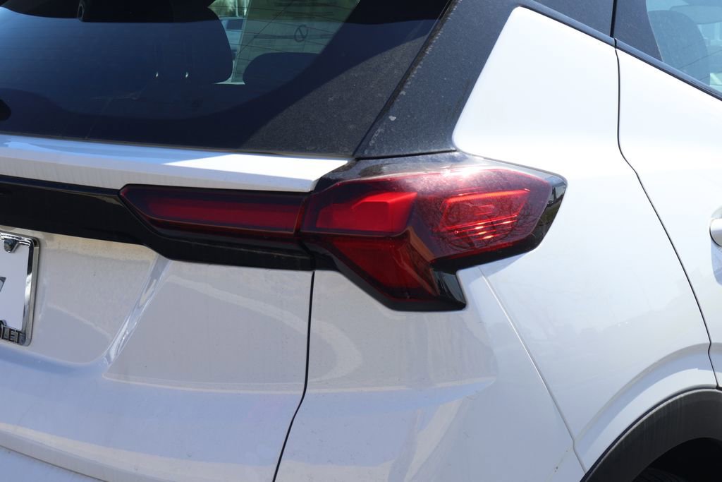 New 2027 Chevrolet Bolt LT image 7