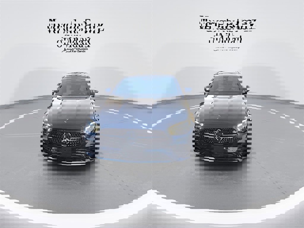 Used 2023 Mercedes-Benz E 350 Sedan image 3