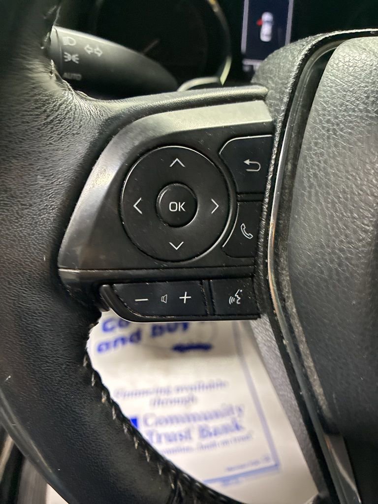 Used 2020 Toyota Camry SE FWD image 14