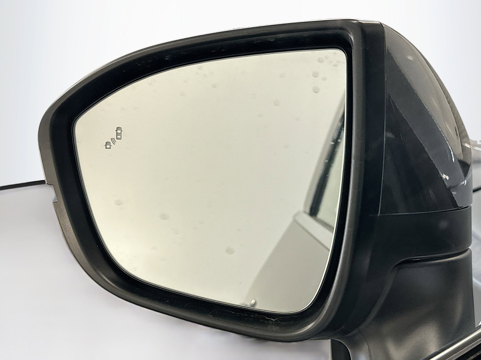 Used 2025 Nissan Pathfinder SV image 16