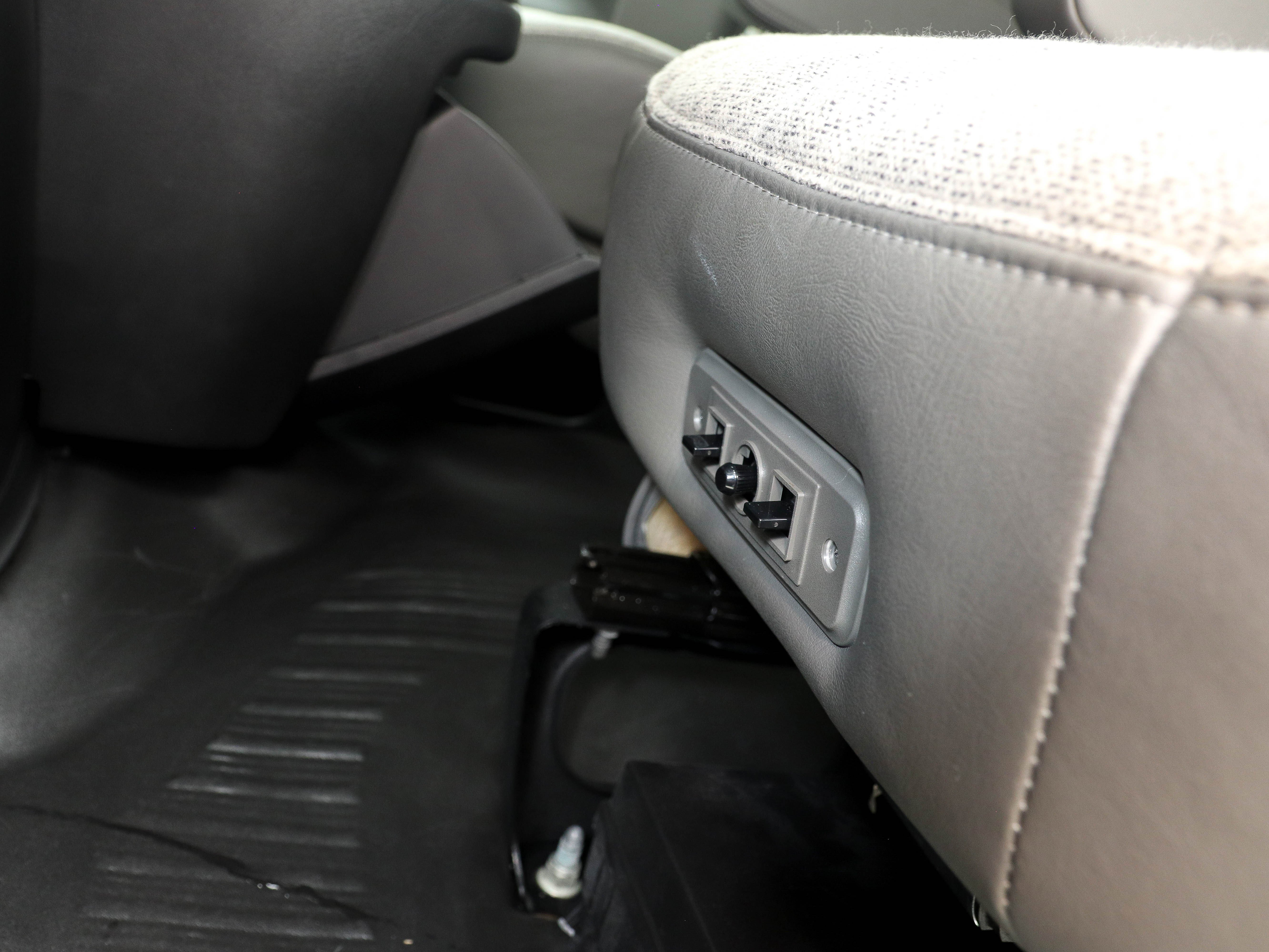 Used 2022 Chevrolet Express 3500 LS RWD image 22