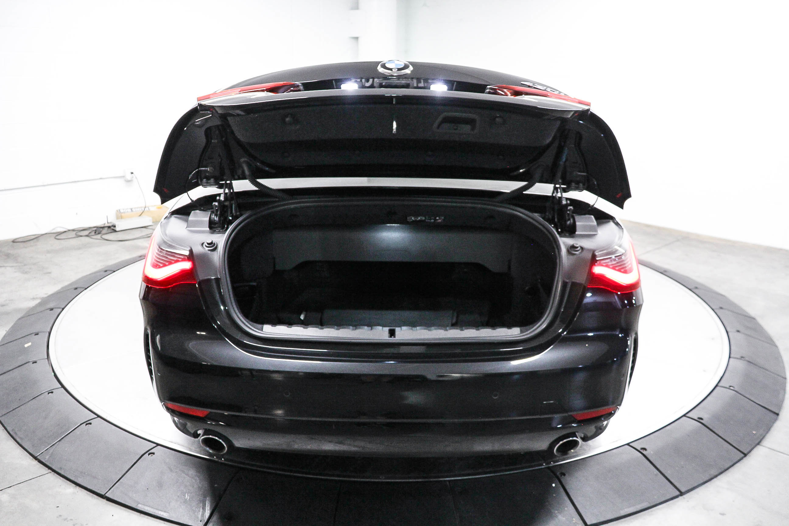 Certified 2023 BMW 430i Convertible w/ Convenience Package image 31