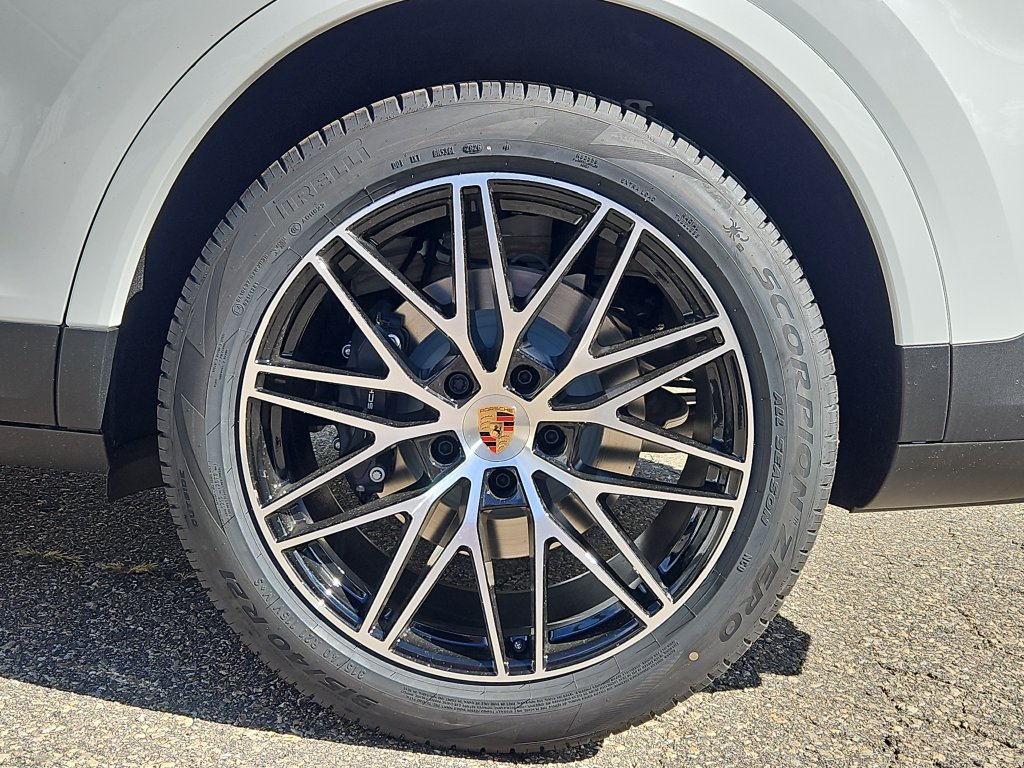 New 2026 Porsche Cayenne AWD/4WD image 8