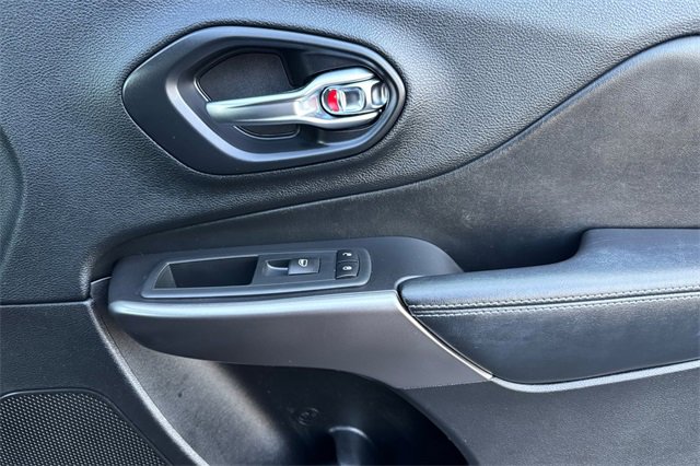 Used 2020 Jeep Cherokee Latitude image 21