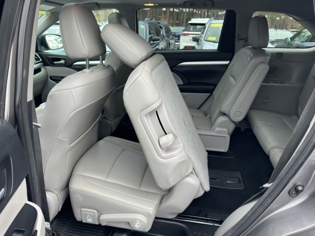 Used 2018 Toyota Highlander XLE image 22