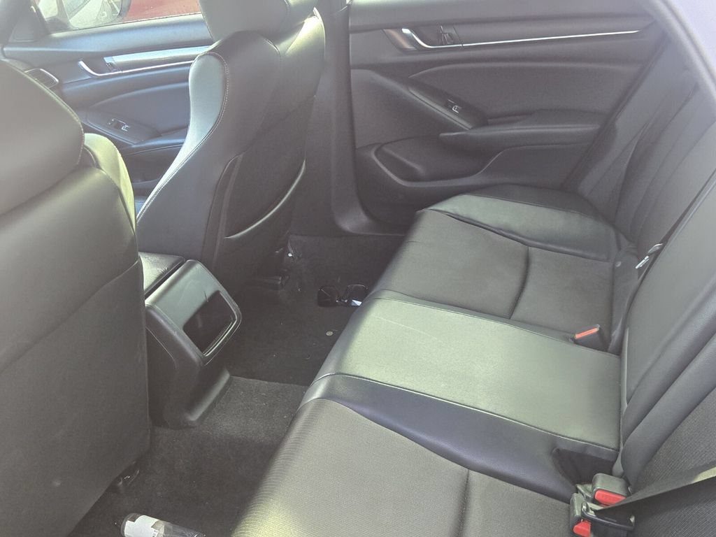 Used 2018 Honda Accord Sport image 6