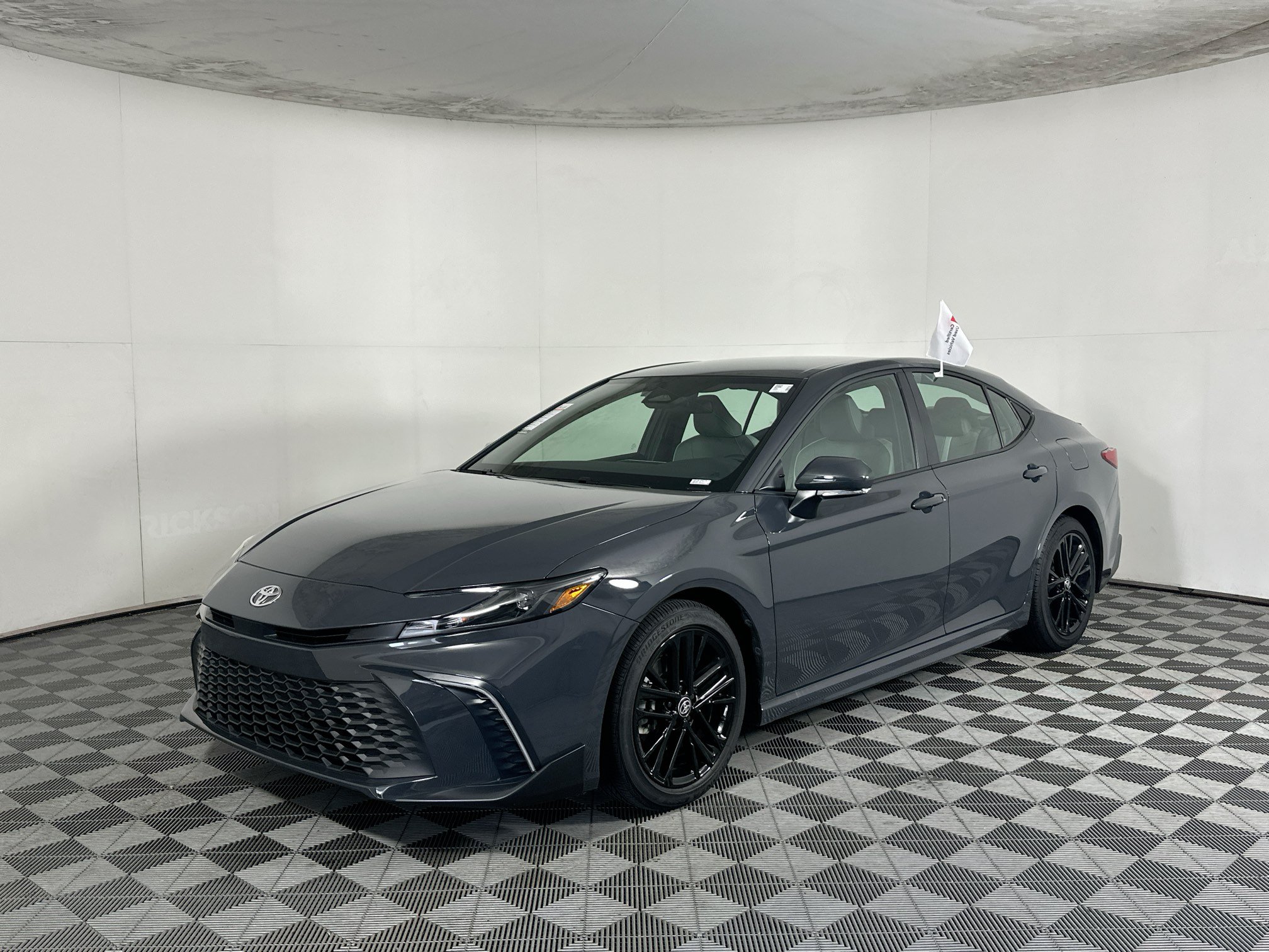 Used 2026 Toyota Camry SE FWD image 7