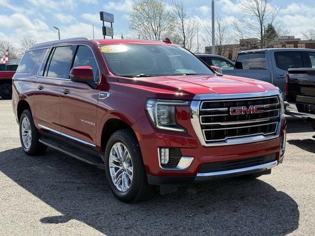 Used 2023 GMC Yukon XL SLT w/ SLT Premium Package AWD/4WD image 4