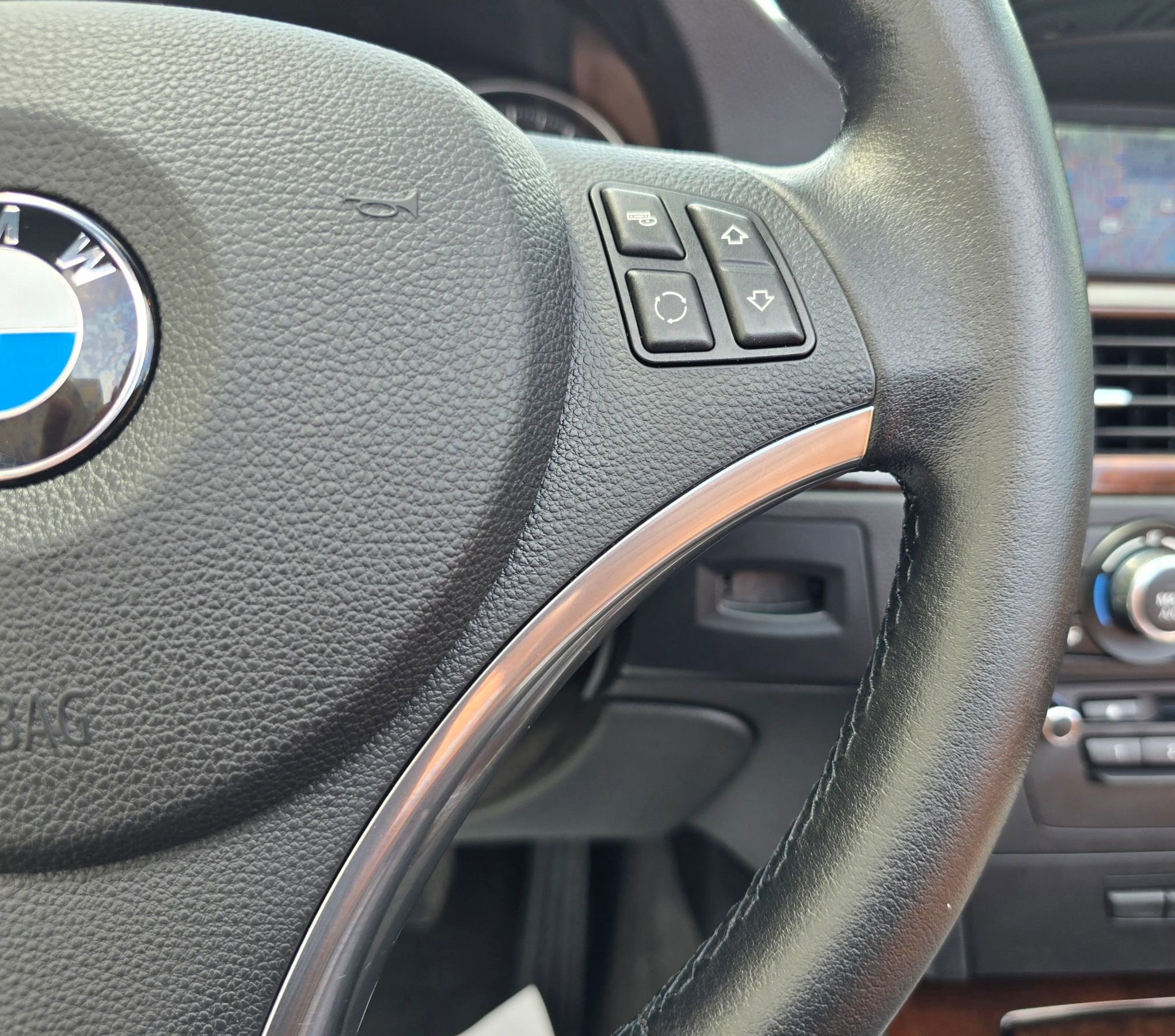 Used 2013 BMW 335i Convertible RWD image 32